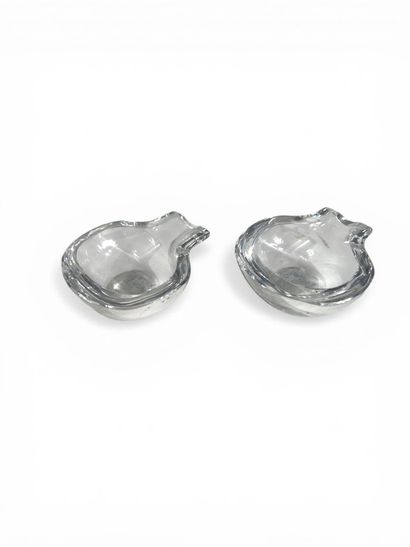 Lot comprenant : 

LALIQUE France - Cendrier...