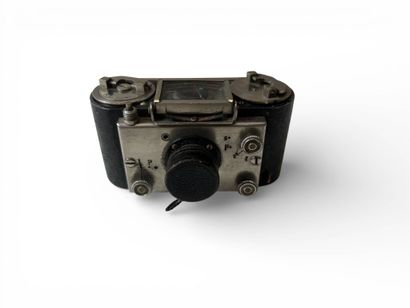 Avec étui, appareil photographique Le FURET...