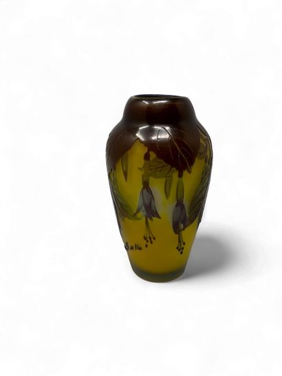 TRAVAIL FRANCAIS XX
Vase ovoïde épaulé en...