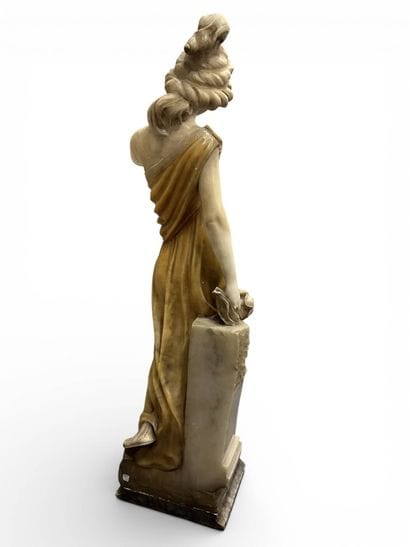 ANONYME début XXe 
Sculpture en marbre sur...