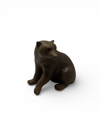 CHENET Pierre (XX-XXI)
Ours assis 
Bronze...