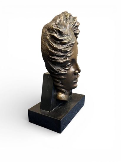 R de RUH (XX-XXI) 
Tête de femme, Statu
sculpture...