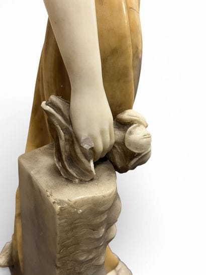 ANONYME début XXe 
Sculpture en marbre sur...
