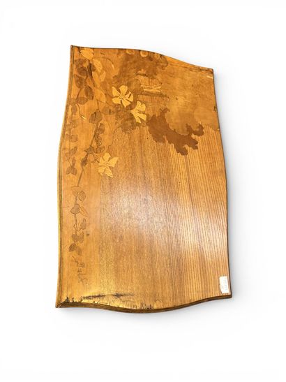 Émile GALLÉ (1846 – 1904) 
	Table volante...