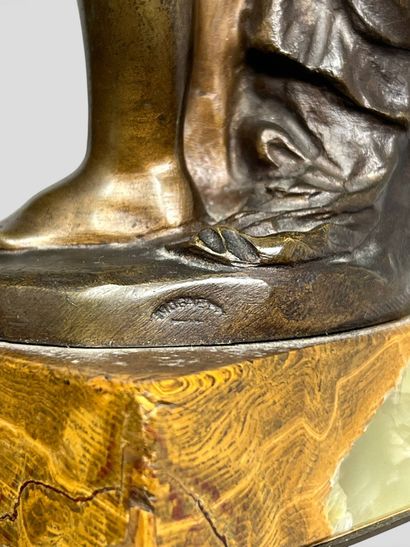 ANONYME VERS 1900
La frileuse,
Bronze à patine...