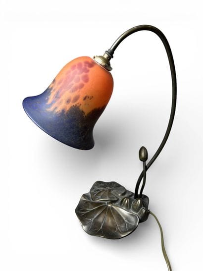 Lampe de style Art Nouveau, le piétement...