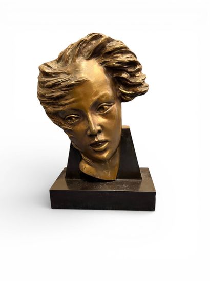 R de RUH (XX-XXI) 
Tête de femme, Statu
sculpture...