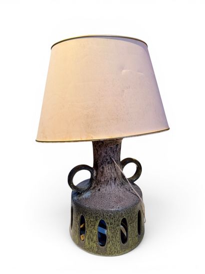 Grand pied de lampe en céramique dans les...