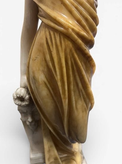 ANONYME début XXe 
Sculpture en marbre sur...
