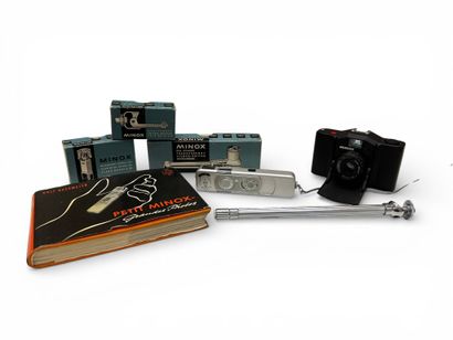 Ensemble de matériel photographique Minox...