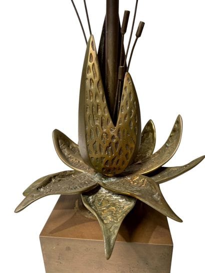 TRAVAIL FRANCAIS XXeme 
Lampe en laiton dans...