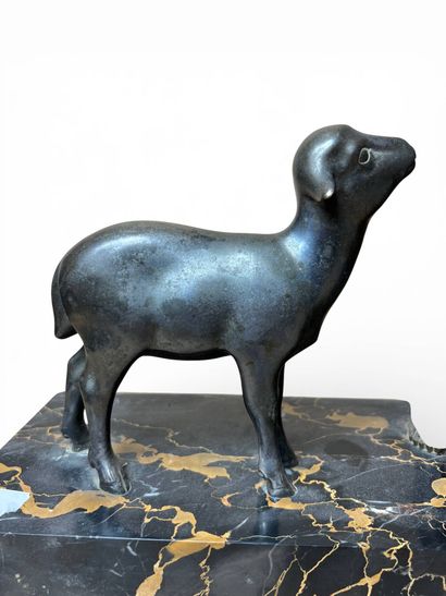 KOVASZ Zoltan (1883-1952)
Fillette aux agneaux
Groupe...