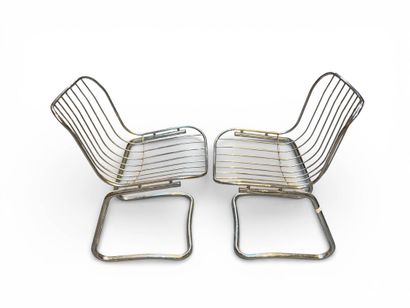 Dans le gout de BERTOIA
Paire de chaises...