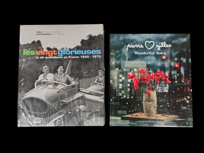 Ensemble de deux livres photographiques :...