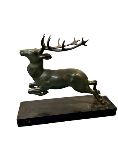 LAURENT CH. (XX-XXI) 
Cerf courant 
Bronze...