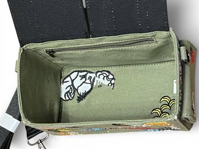 STREET ART – SAC BENNE 
Sacoche / sac à bandoulière
Inspiré...