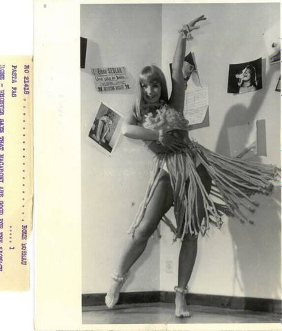 Pin-Up, Miss, actress, woman. Circa 1950-65....