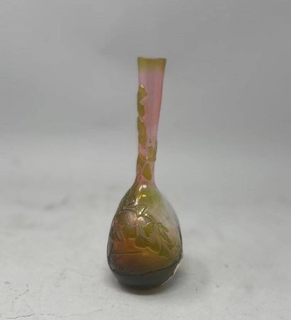 GALLE (Dans le goût de)
Vase soliflore.
Epreuve...