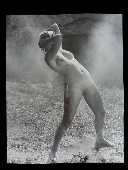André DE DIENES (1913-1985). Standing nude...
