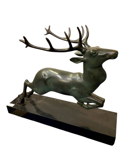 LAURENT CH. (XX-XXI) 
Cerf courant 
Bronze...