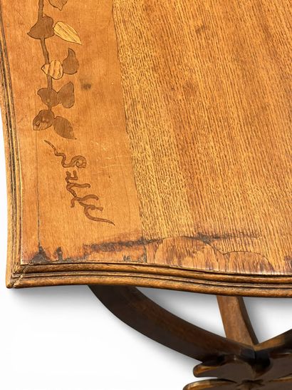 Émile GALLÉ (1846 – 1904) 
	Table volante...