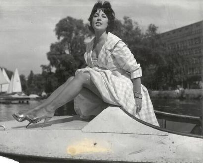 Pin-Up, Miss, actress, woman. Circa 1950-65....