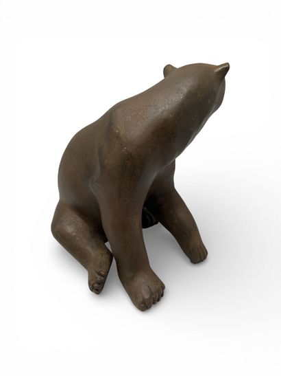 CHENET Pierre (XX-XXI)
Ours assis 
Bronze...