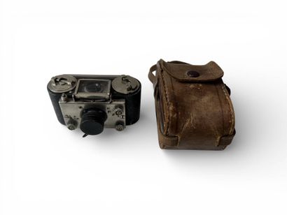 Avec étui, appareil photographique Le FURET...