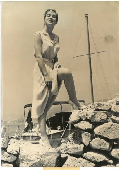 Pin-Up, Miss, actress, woman. Circa 1950-65....