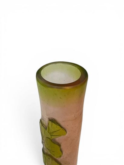GALLE (Dans le goût de)
Vase soliflore.
Epreuve...