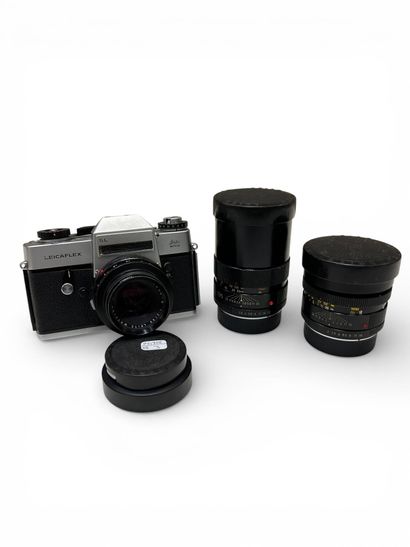 Ensemble de matériel photographique Leitz...