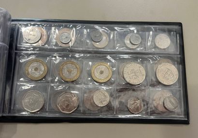 Classeur en argent et divers XXe siècle principalement...