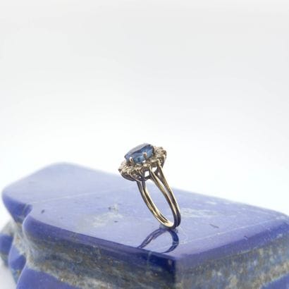 Bague marguerite en or gris 18K (750) sertie...