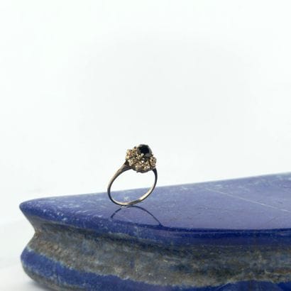 Bague marguerite en or gris 18K (750) sertie...