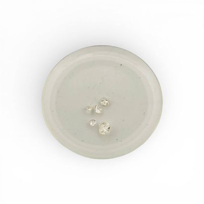 Ensemble de cinq diamants sur papier taille...