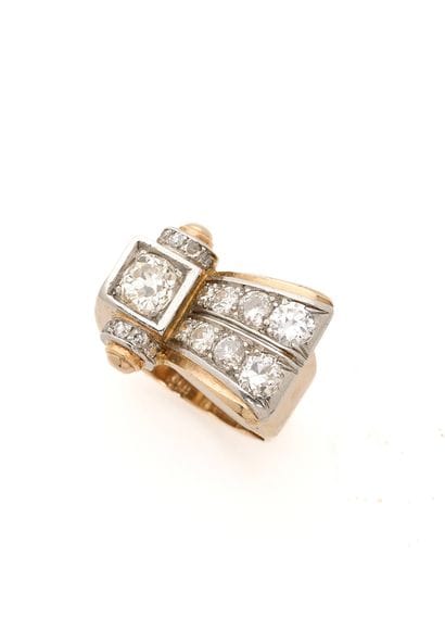 Bague chevalière en or 18k (750e) et platine...
