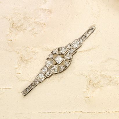 Broche barrette en platine (850e) et or 18k...