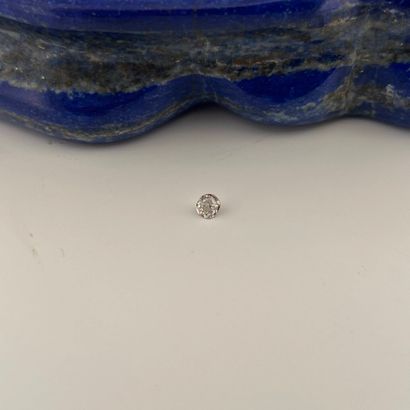 Diamant rond de taille ancienne sur papier...