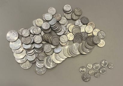 Réunion de pièces en argent (900) et (835)...