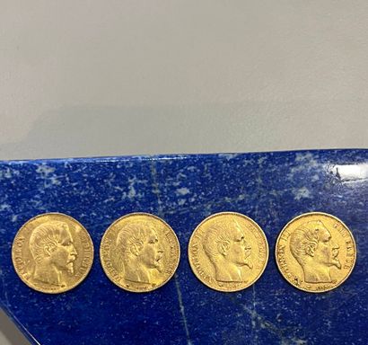 Quatre pièces en or (900) de 20 Francs Napoléon...