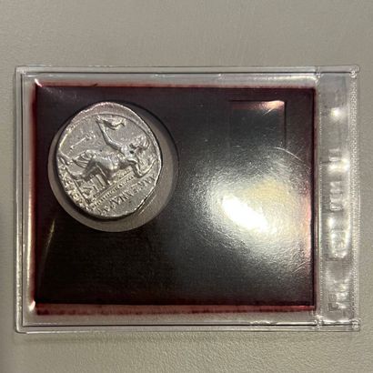 ROYAUME DE MACEDOINE 
Tétradrachme d'argent...