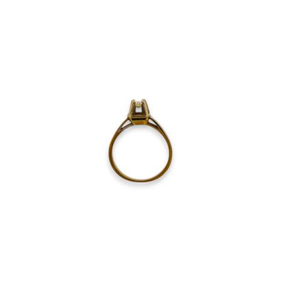 Bague solitaire en or gris 18K (750) sertie...