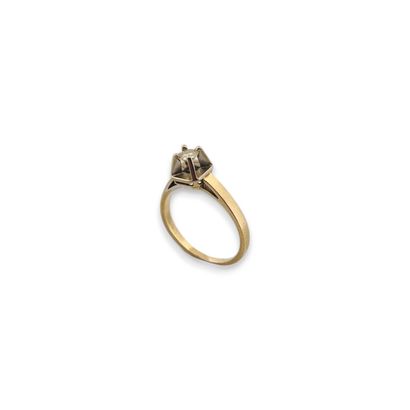 Bague solitaire en or gris 18K (750) sertie...