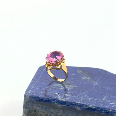 Bague en or jaune 18K (750) sertie d'une...