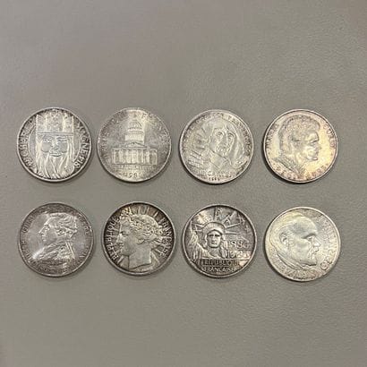 Ensemble de 8 pièces en argent (900) de 100...