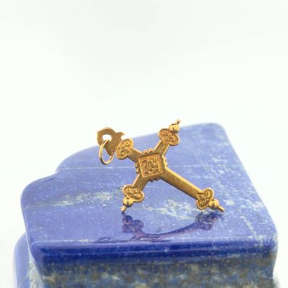 Croix régionale en or jaune 18K (750) à décor...