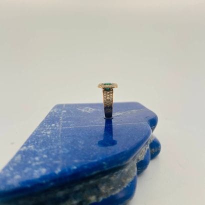 Bague en or jaune 18K (750), sertie d'une...