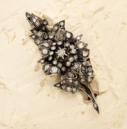 Broche trembleuse en argent (800e) doublé...