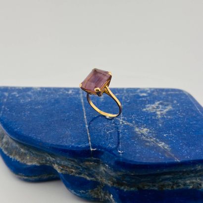 Bague en or jaune 18K (750) sertie d'une...