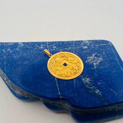 Pendentif circulaire en or jaune 18K (750)...